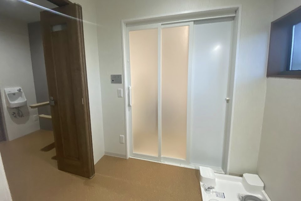 納戸をトイレにし、洗面室への動線としても活用する