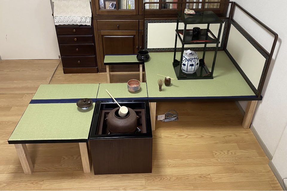 正座せずに茶を嗜む「いす座点前家具」