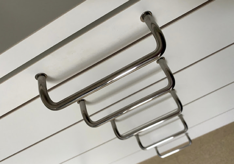 「兼ねること」でコンパクトに（2）両面使いの食器棚