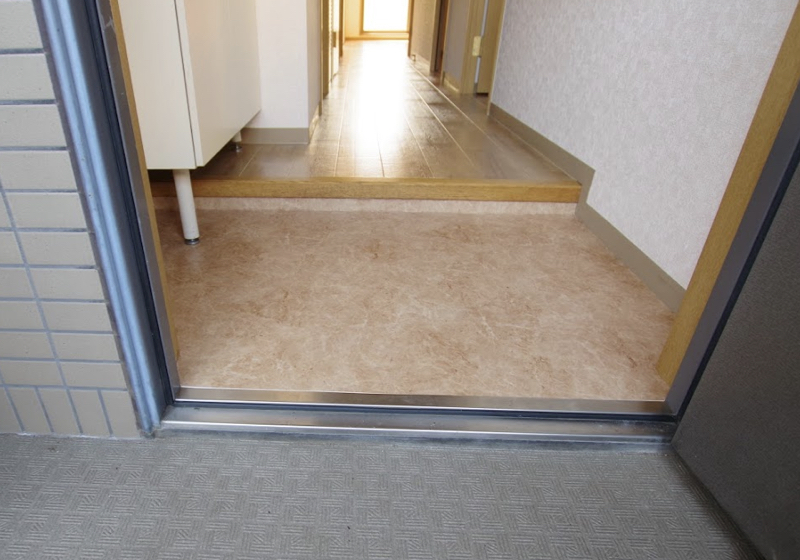 マンション玄関ドアの敷居段差（2）3cmの段差