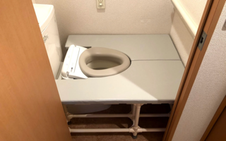 賃貸マンションの狭いトイレを、お座敷トイレに