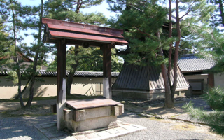 京都妙心寺の井戸に見た、伝統の合理主義